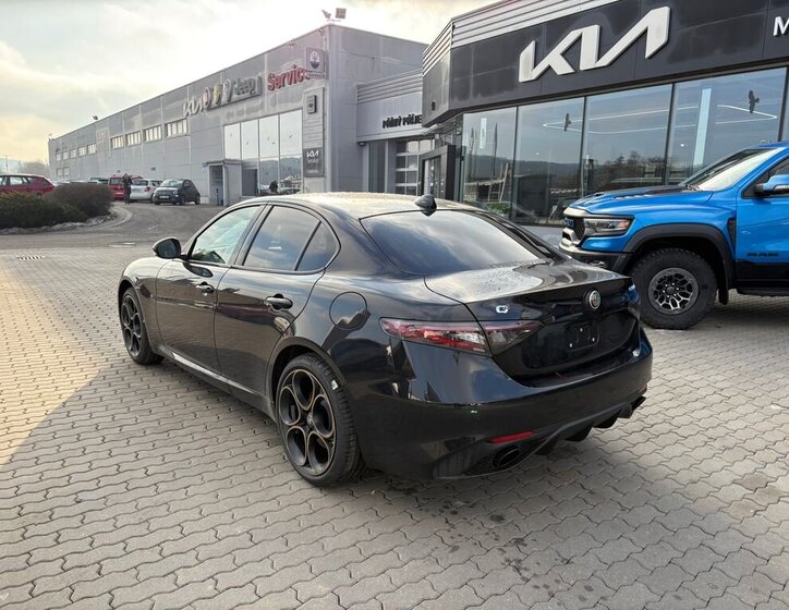 Alfa Romeo Giulia Sedan 2,0 l 206 kw