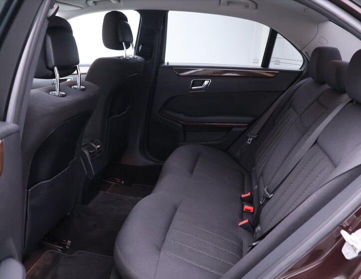 Mercedes-Benz Třídy E Sedan 3,5 l 215 kw