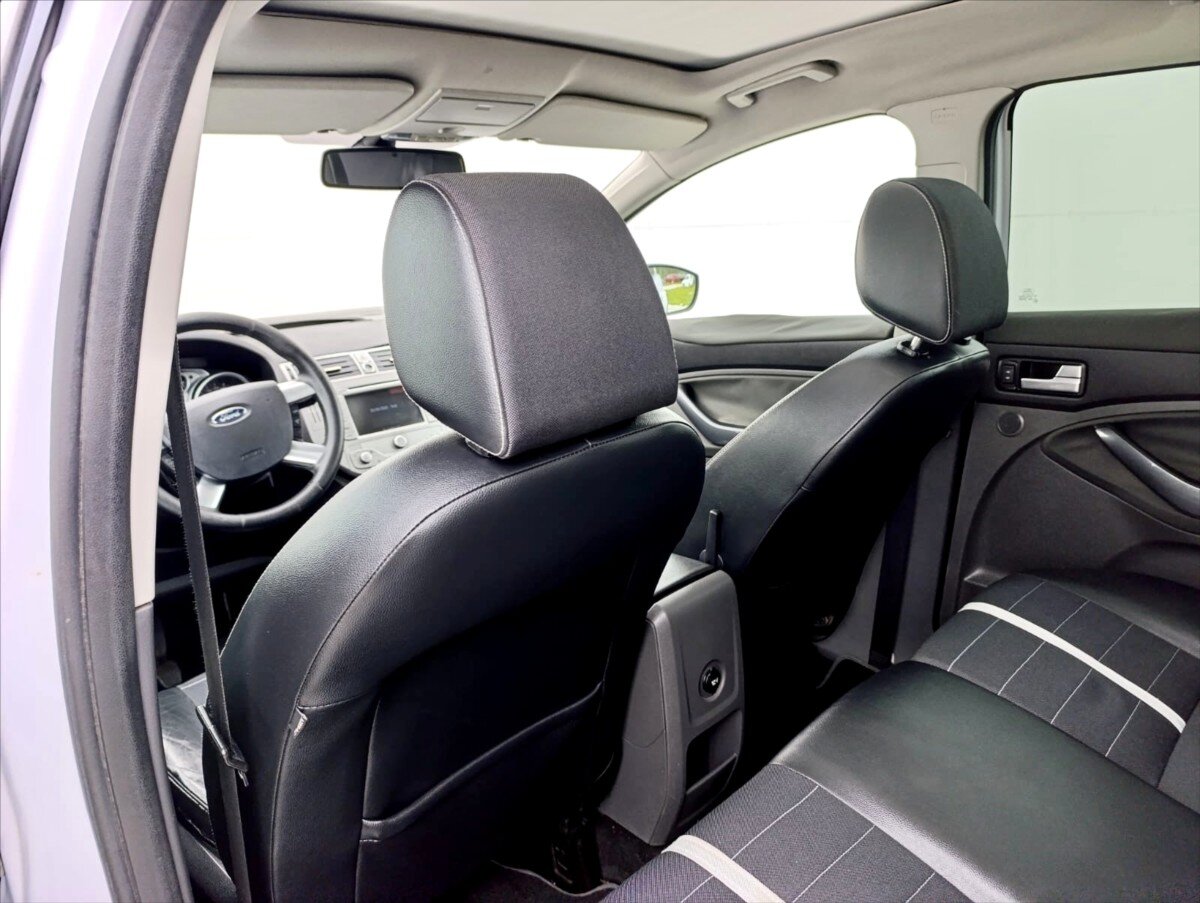 Ford Kuga SUV 2,0 l 120 kw