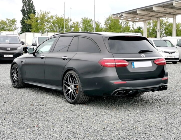 Mercedes-Benz Třídy E Kombi 4,0 l 450 kw