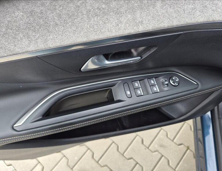 Peugeot 5008 MPV 1,6 l 133 kw