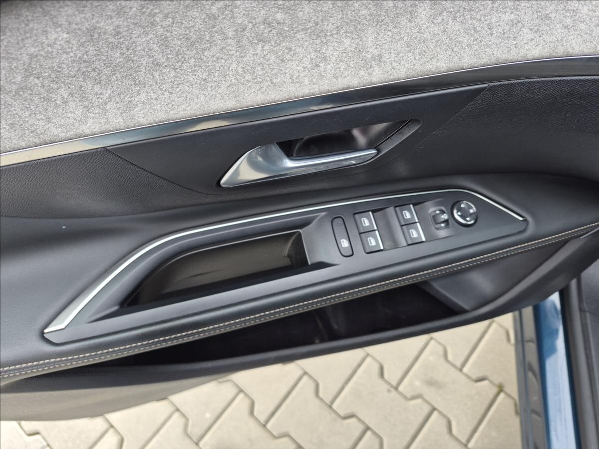 Peugeot 5008 MPV 1,6 l 133 kw