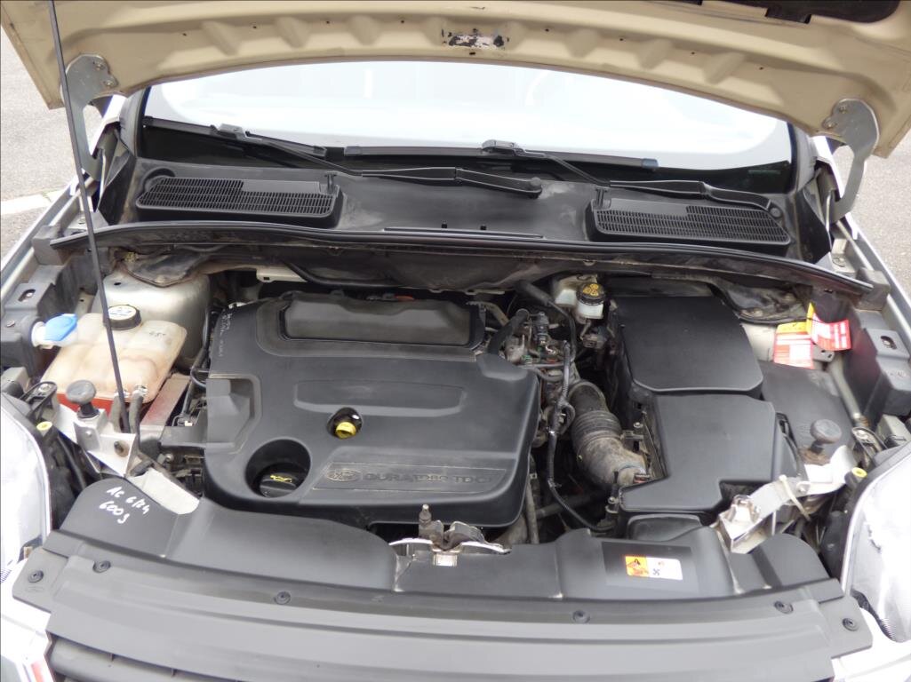 Ford Kuga Kombi 2,0 l 120 kw