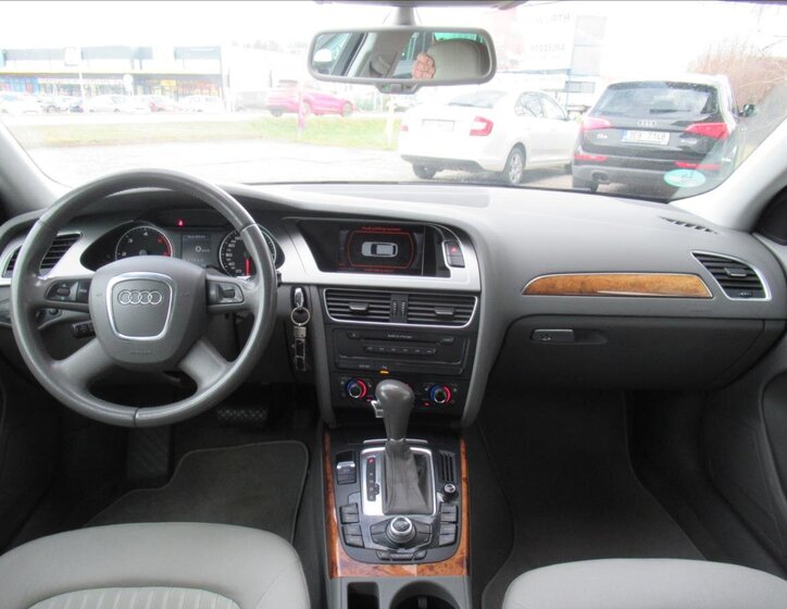 Audi A4 Kombi 2,0 l 105 kw