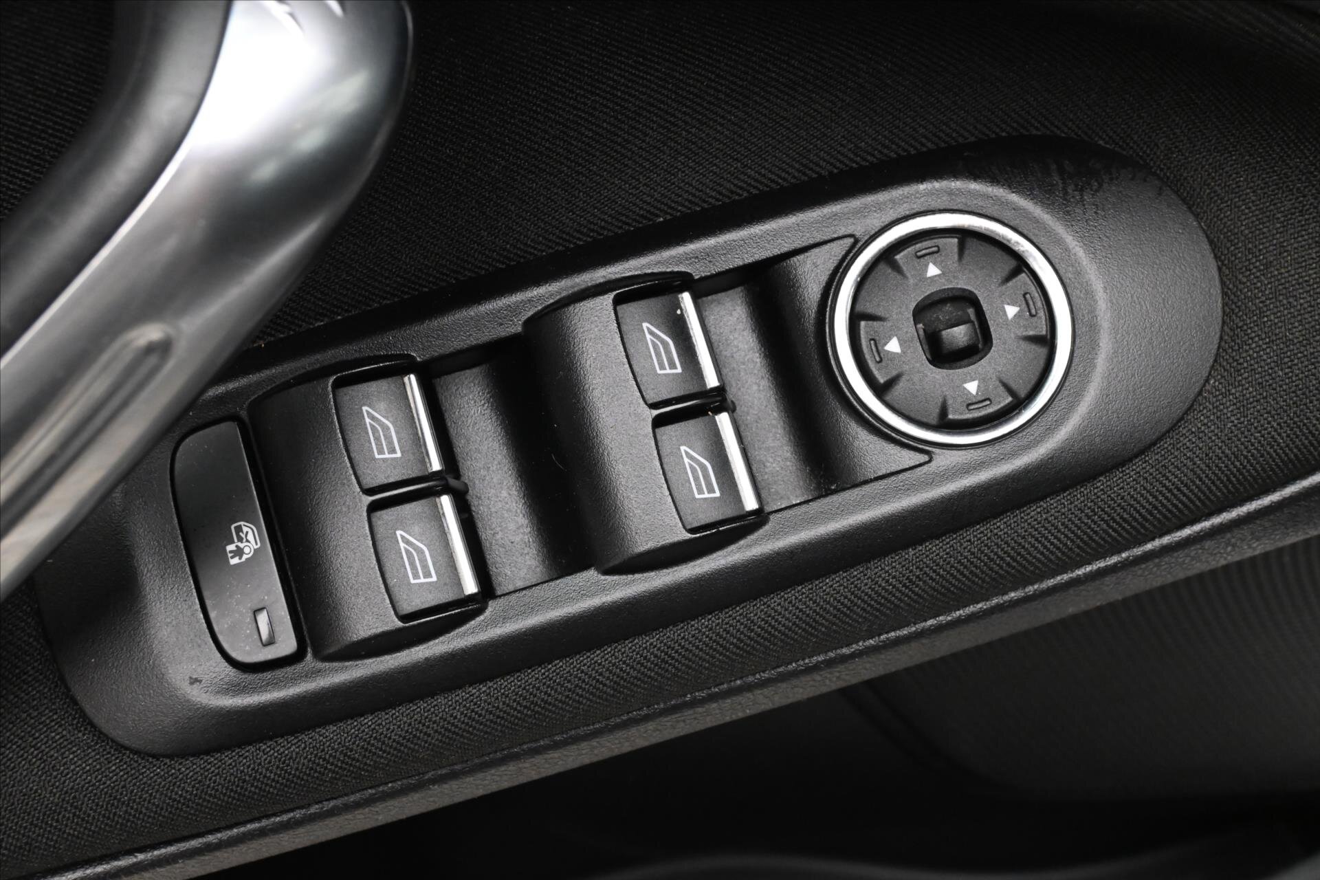 Ford S-MAX MPV 2,0 l 103 kw