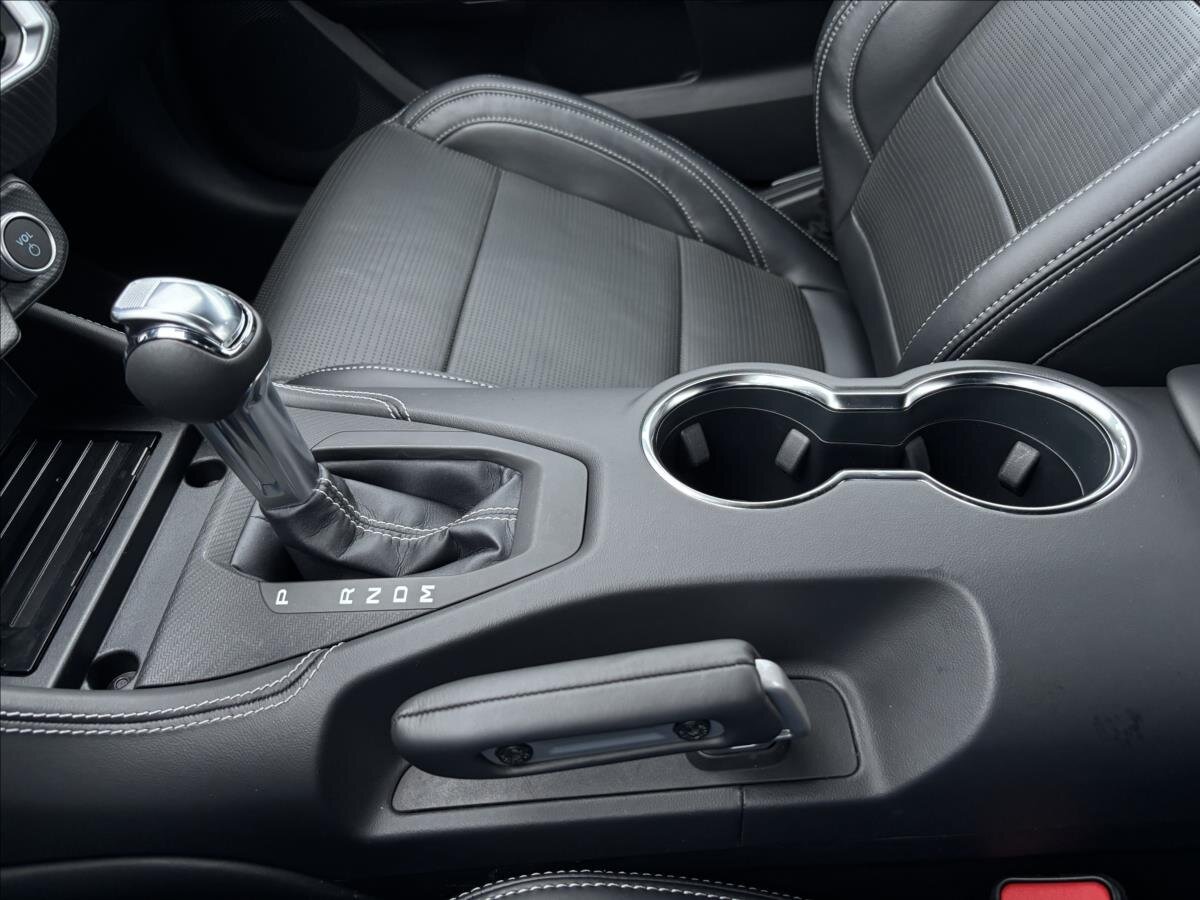 Ford Mustang Kupé 5,0 l 328 kw