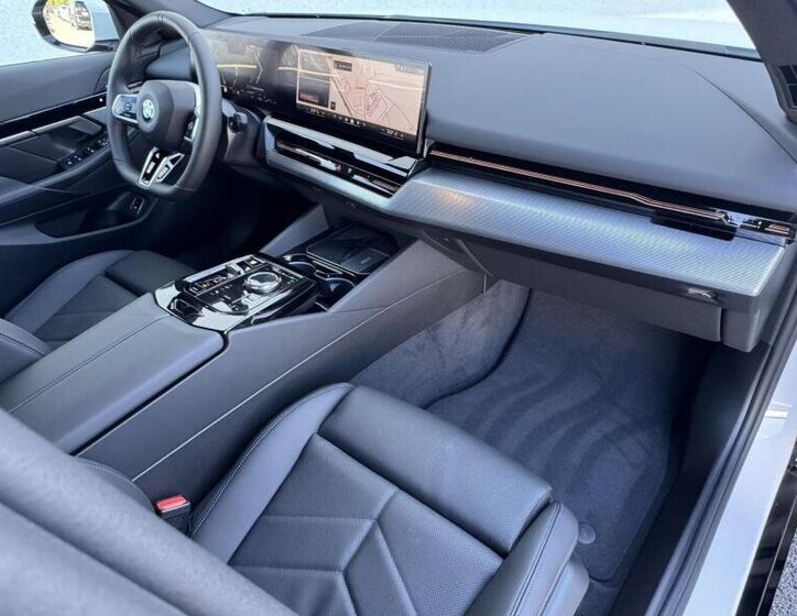 BMW Řada 5 Kombi 3,0 l 223 kw