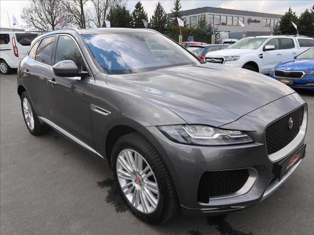 Jaguar F-Pace SUV / Terénní 3,0 l 280 kw