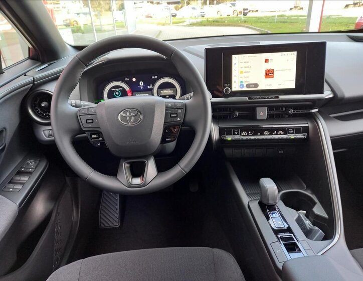 Toyota C-HR SUV 1,8 l 103 kw