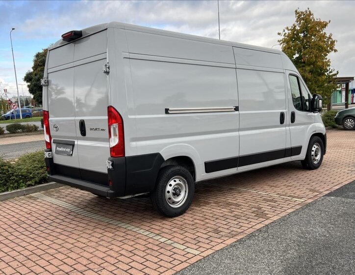 Toyota ProAce VAN-Minibus 2,2 l 132 kw