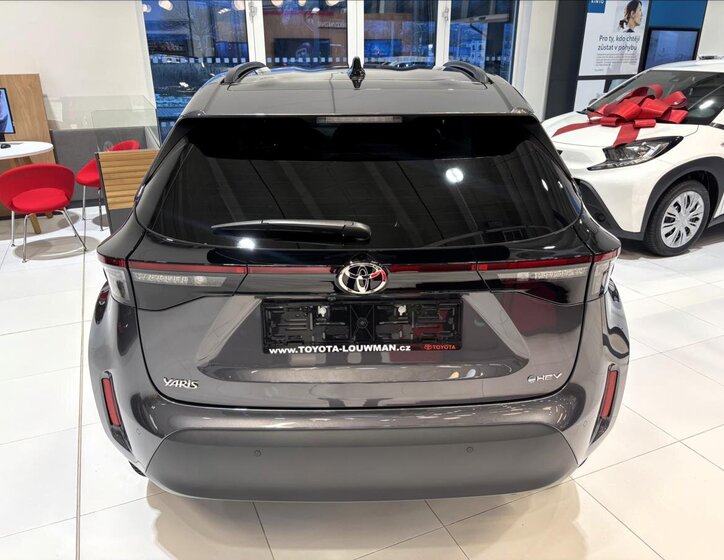 Toyota Yaris Cross SUV 1,5 l 85 kw