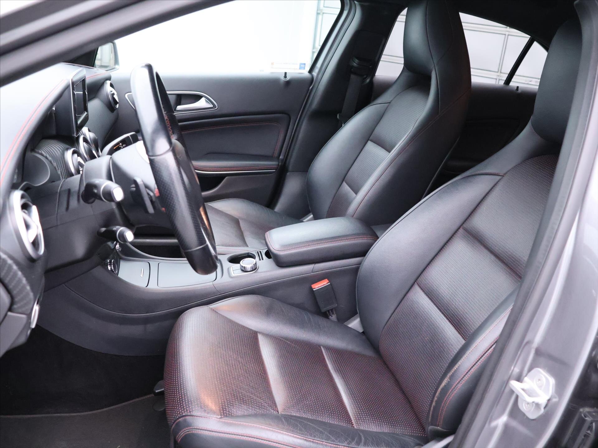 Mercedes-Benz Třídy A Hatchback 1,8 l 100 kw