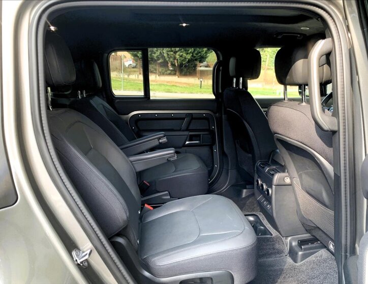 Land Rover Defender 20