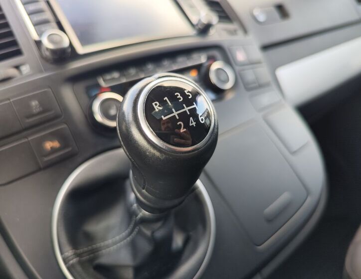 Volkswagen Multivan 26