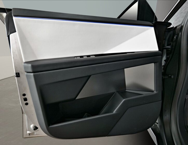 Tesla Ostatní SUV 0,0 450 kw