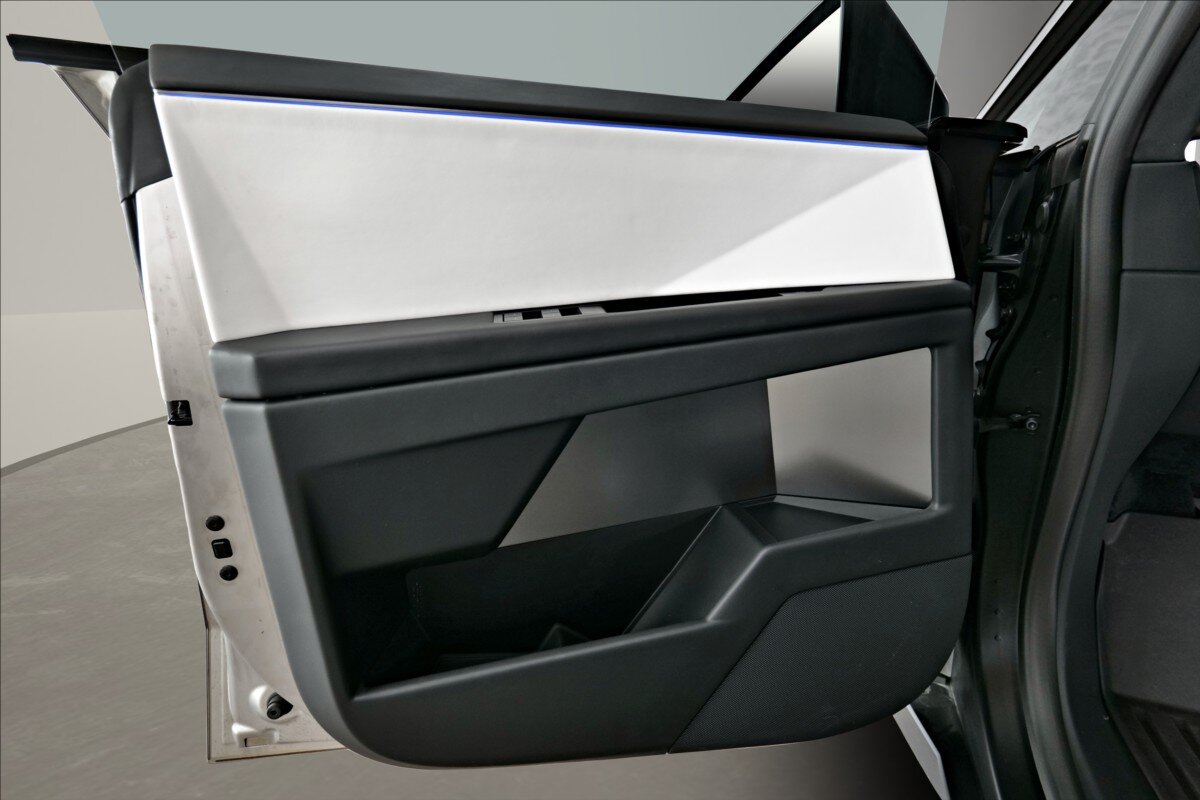 Tesla Ostatní SUV 0,0 450 kw