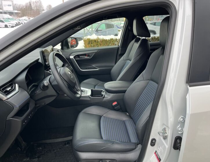 Toyota RAV4 SUV 2,5 l 131 kw