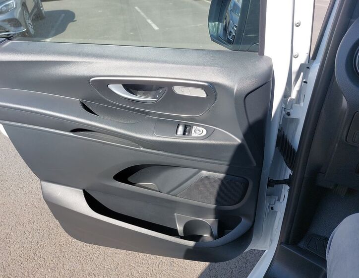 Mercedes-Benz Vito 21