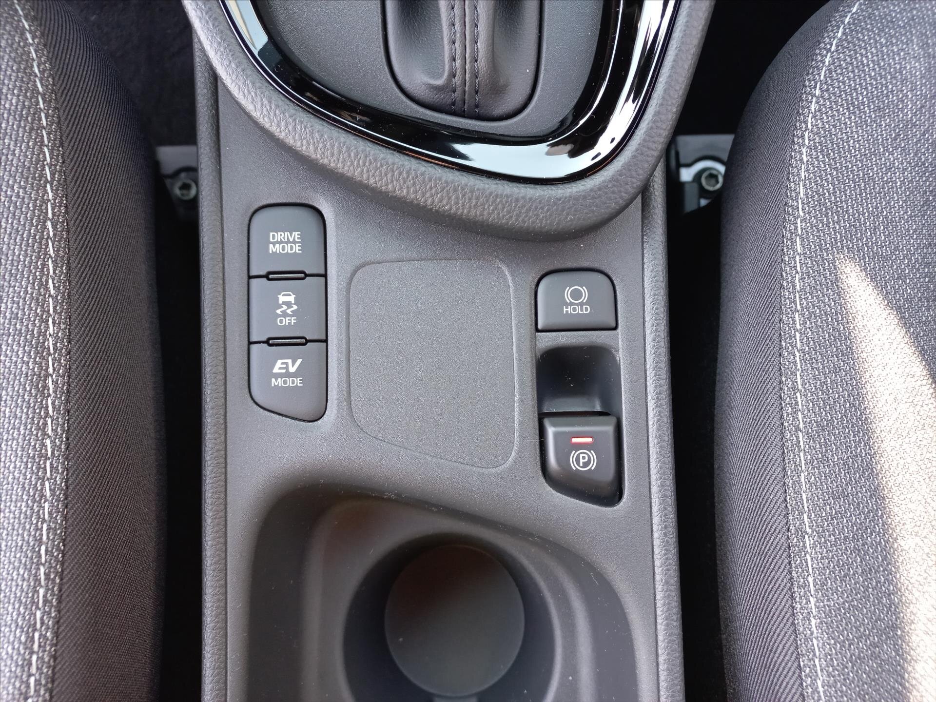 Toyota Yaris Cross SUV / Terénní 1,5 l 68 kw