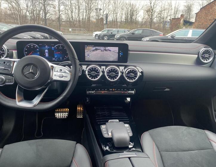 Mercedes-Benz CLA 12