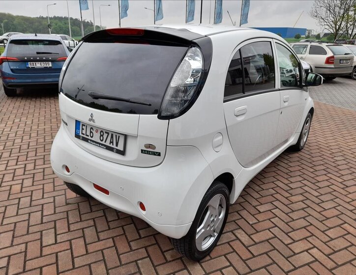 Mitsubishi Ostatní Hatchback 0,0 35 kw