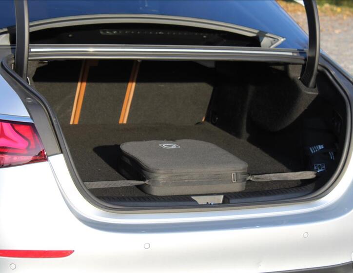 Mercedes-Benz Třídy E 12