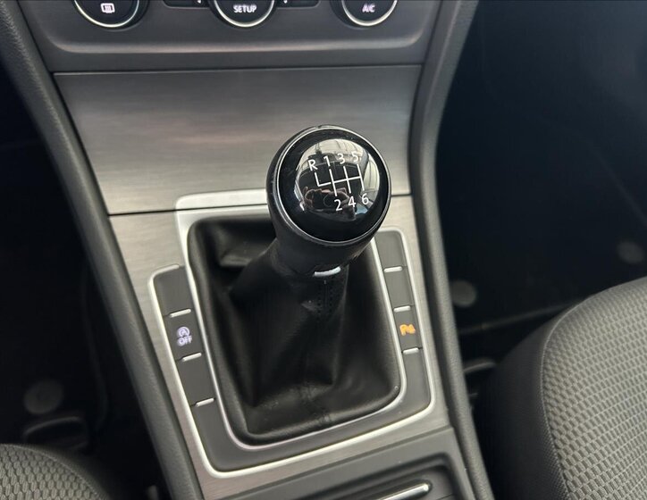 Volkswagen Golf Hatchback 1,2 l 77 kw