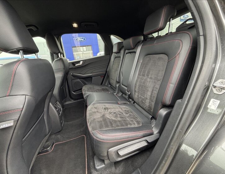 Ford Kuga SUV / Terénní 2,5 l 140 kw