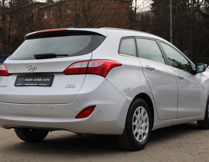 Hyundai i30 4