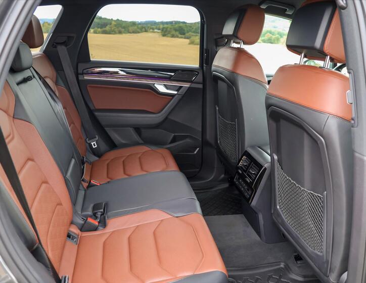 Volkswagen Touareg 14