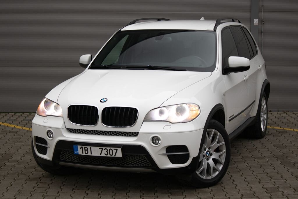 BMW X5 SUV 3,0 l 180 kw