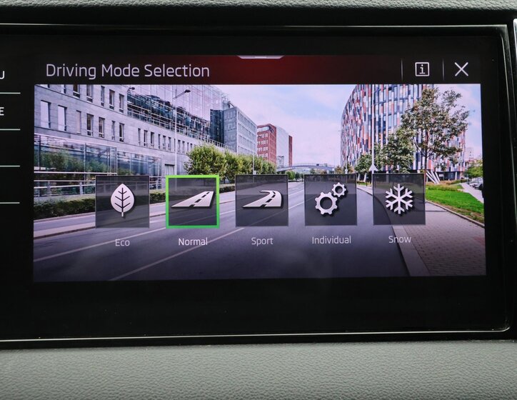 Škoda Karoq SUV / Terénní 2,0 l 110 kw