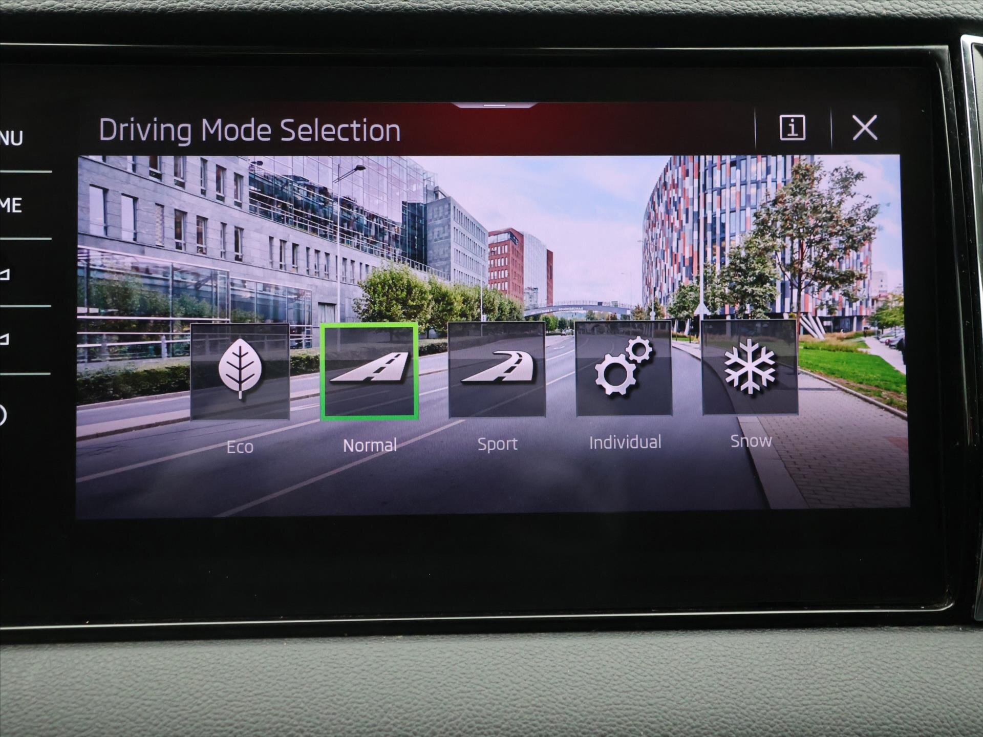 Škoda Karoq SUV / Terénní 2,0 l 110 kw