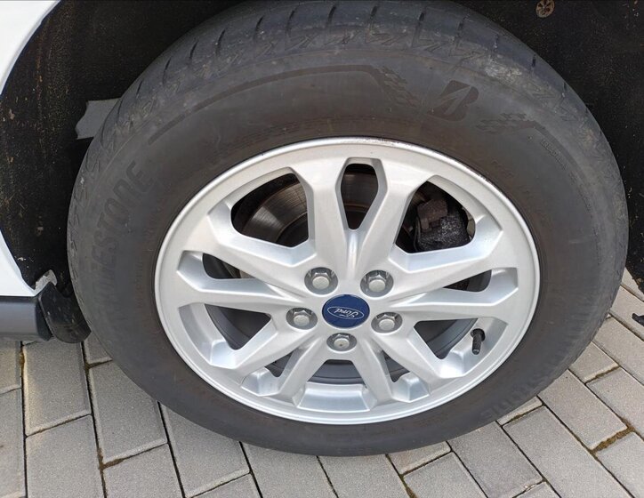 Ford Tourneo Connect Kombi 1,5 l 88 kw