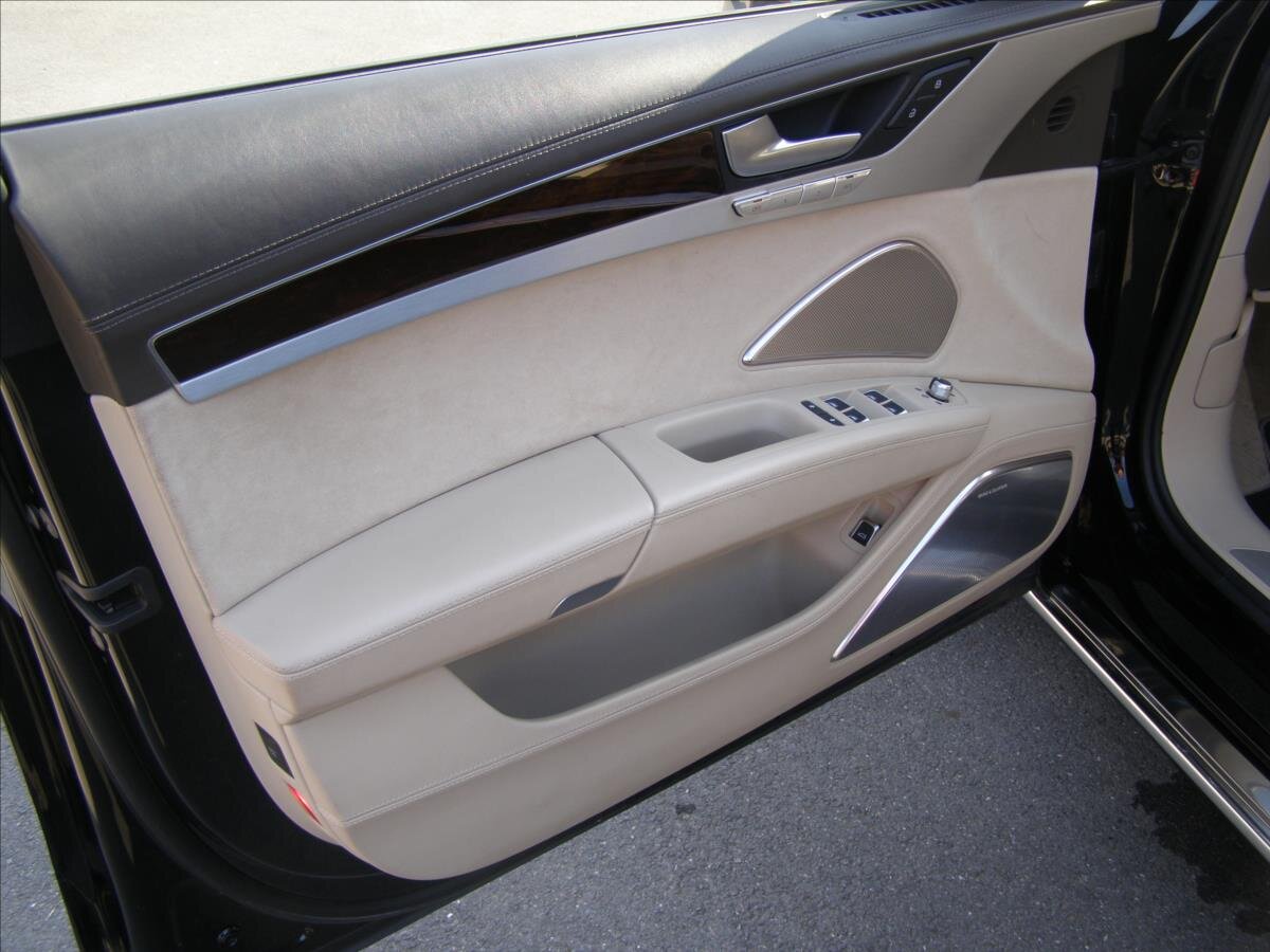 Audi A8 Sedan / Limuzína 6,3 l 368 kw