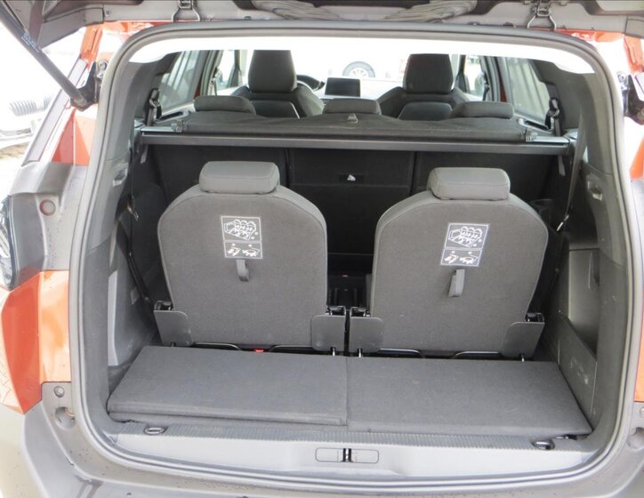 Peugeot 5008 MPV 1,2 l 96 kw