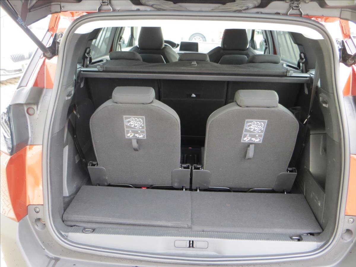 Peugeot 5008 MPV 1,2 l 96 kw