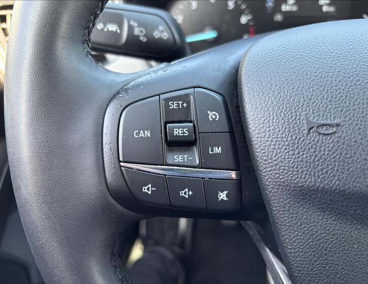 Ford Focus Kombi 999,0 92 kw