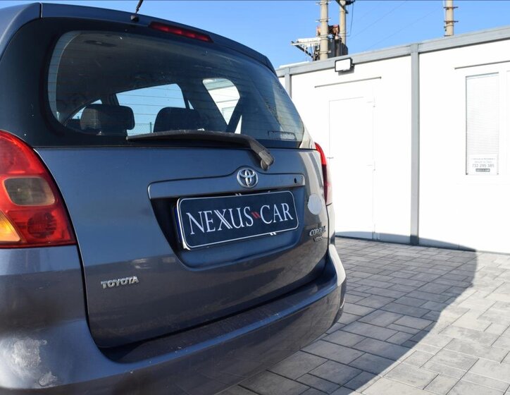 Toyota Corolla Verso 12