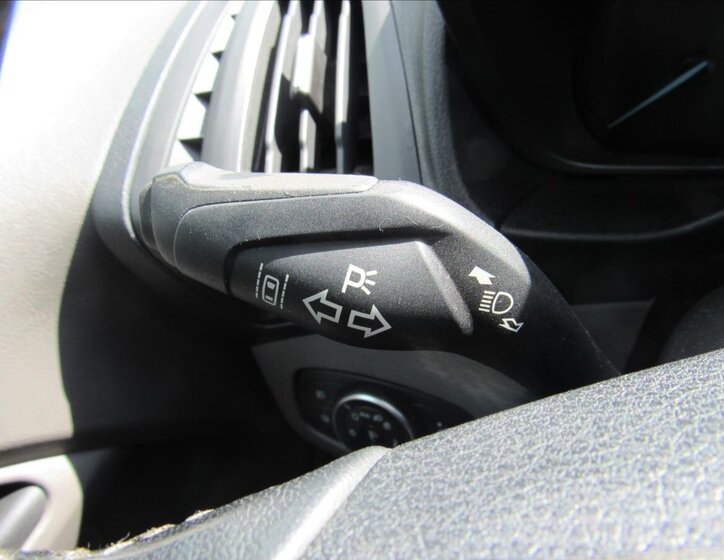 Ford Tourneo Connect Kombi 1,5 l 88 kw