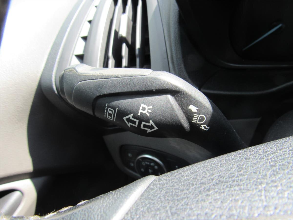 Ford Tourneo Connect Kombi 1,5 l 88 kw