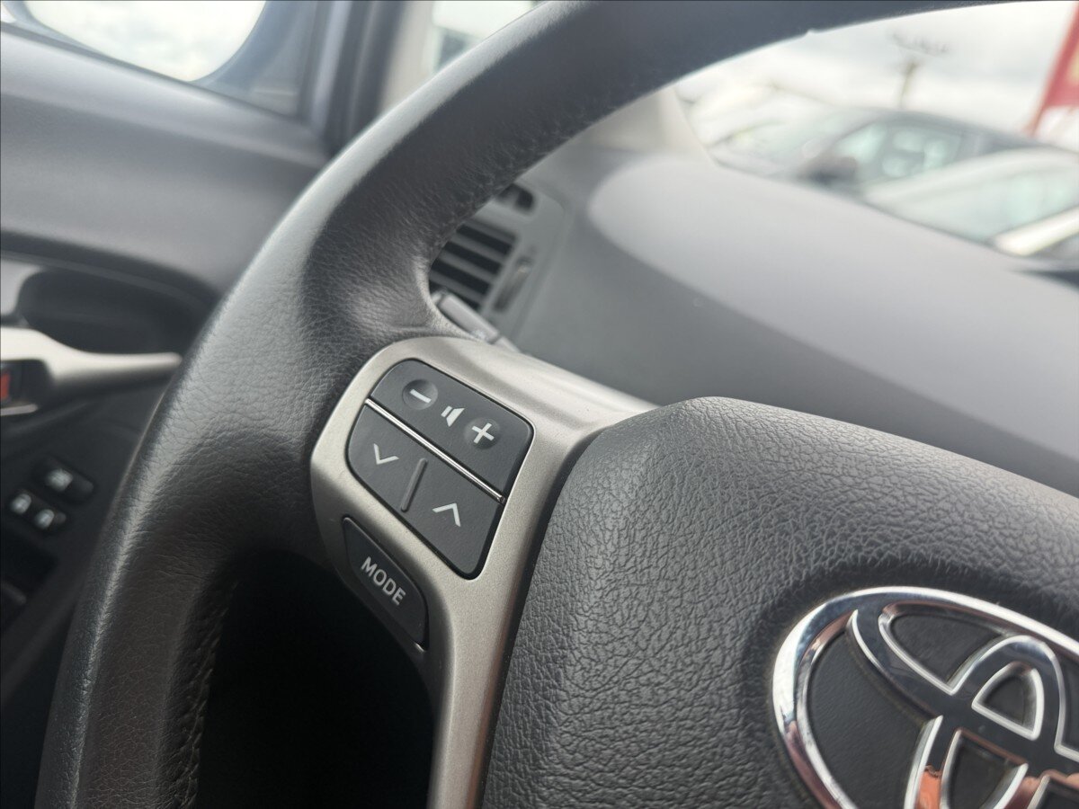 Toyota Verso Kombi 2,0 l 93 kw