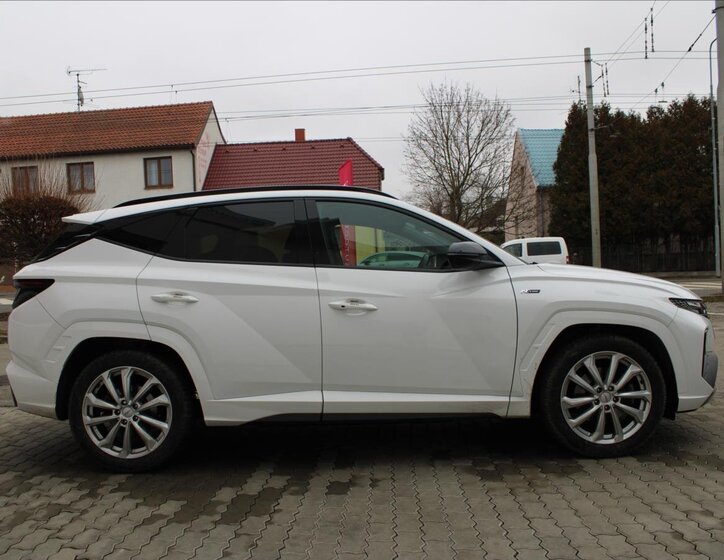 Hyundai Tucson SUV 1,6 l 110 kw