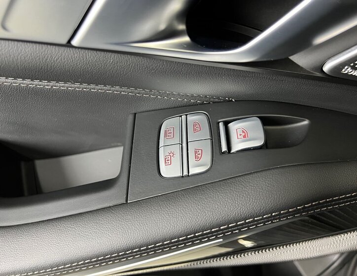 BMW X7 SUV / Terénní 4,4 l 390 kw