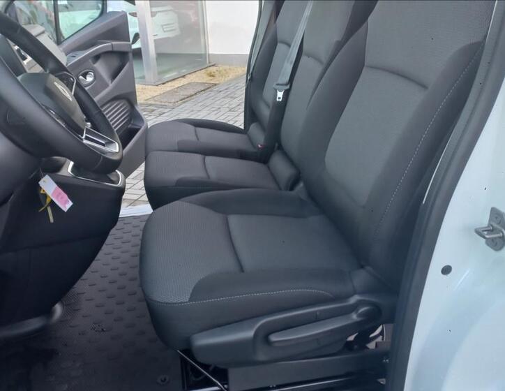 Renault Trafic 8
