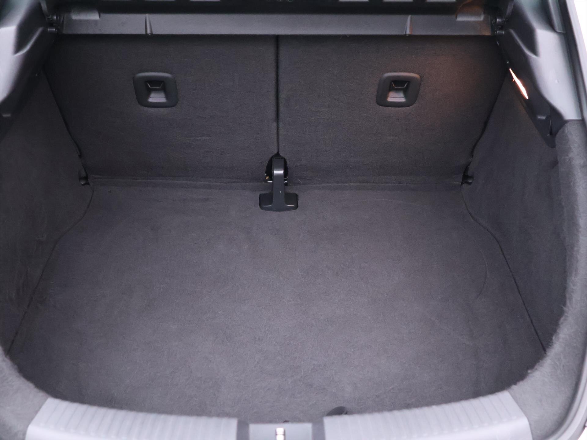 Volkswagen Beetle Hatchback 1,2 l 77 kw