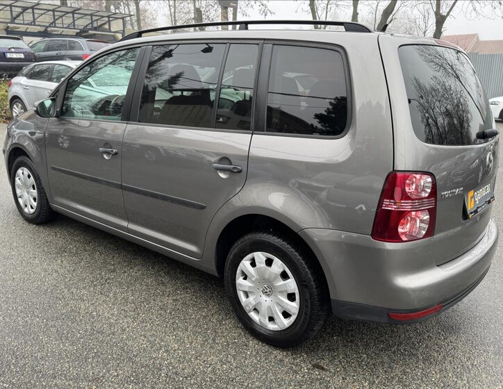 Volkswagen Touran 10