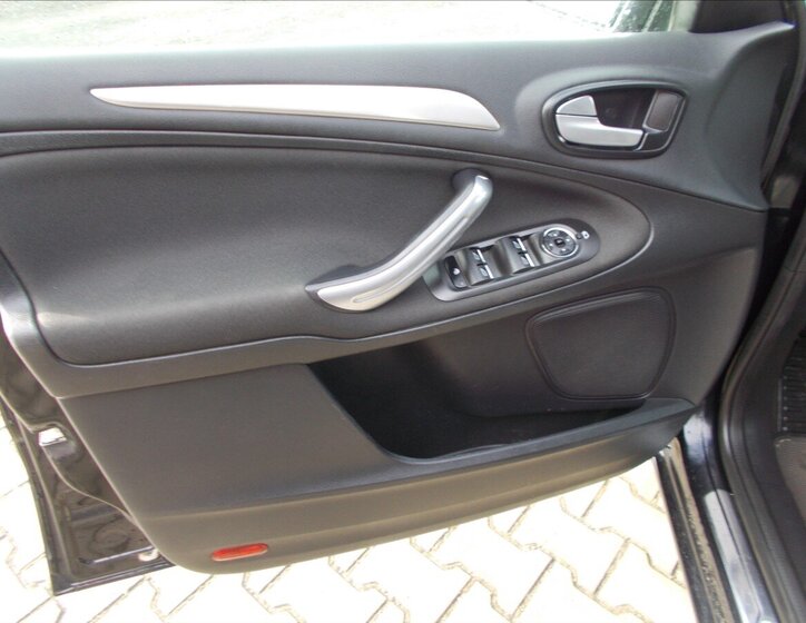 Ford Galaxy MPV 2,0 l 103 kw