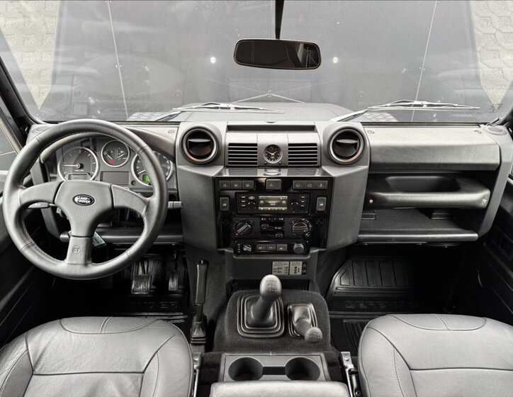 Land Rover Defender Skříň 2,2 l 90 kw