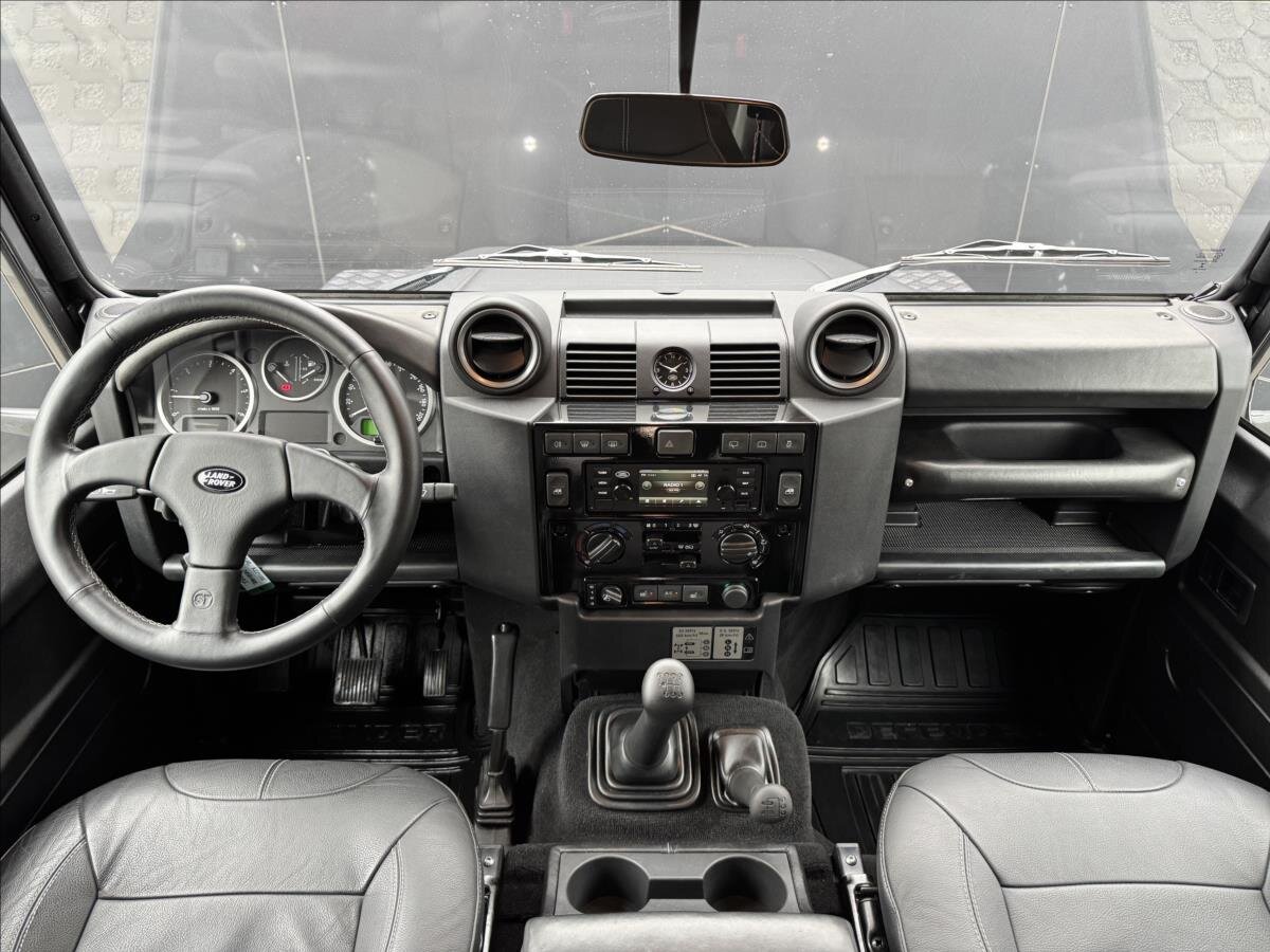Land Rover Defender Skříň 2,2 l 90 kw